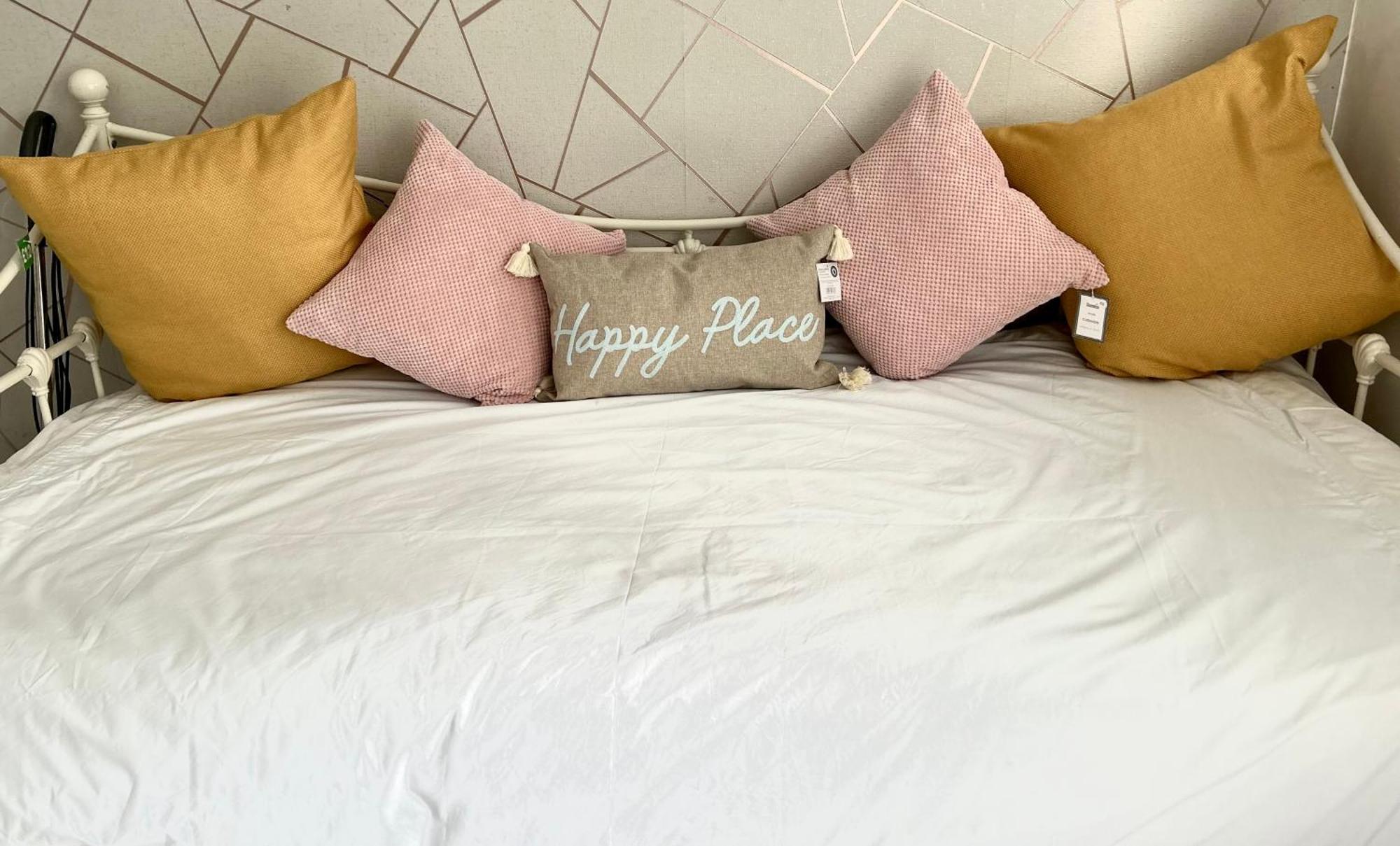 Happy Place With Kitchenette- Female Only Лондон Екстериор снимка